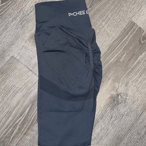 Grey scrunch leggings